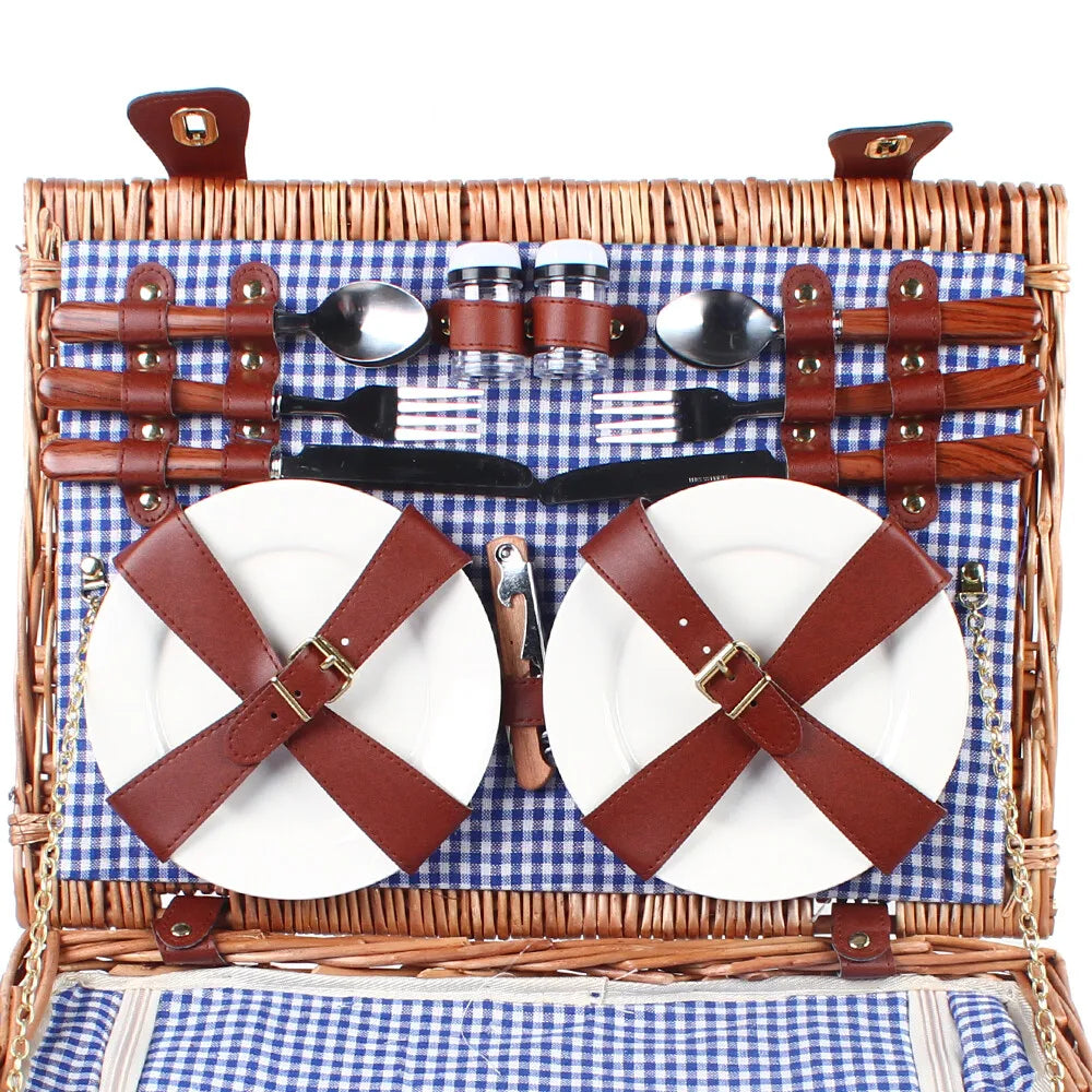 Picnic for 4 Basket with Utensils